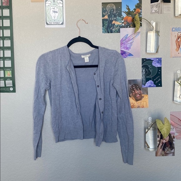 H&M Sweaters - Cropped cardigan